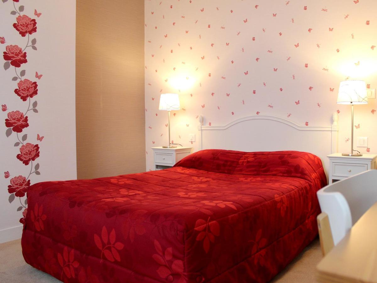 Hotel Les Aubepines Illiers-Combray ภายนอก รูปภาพ