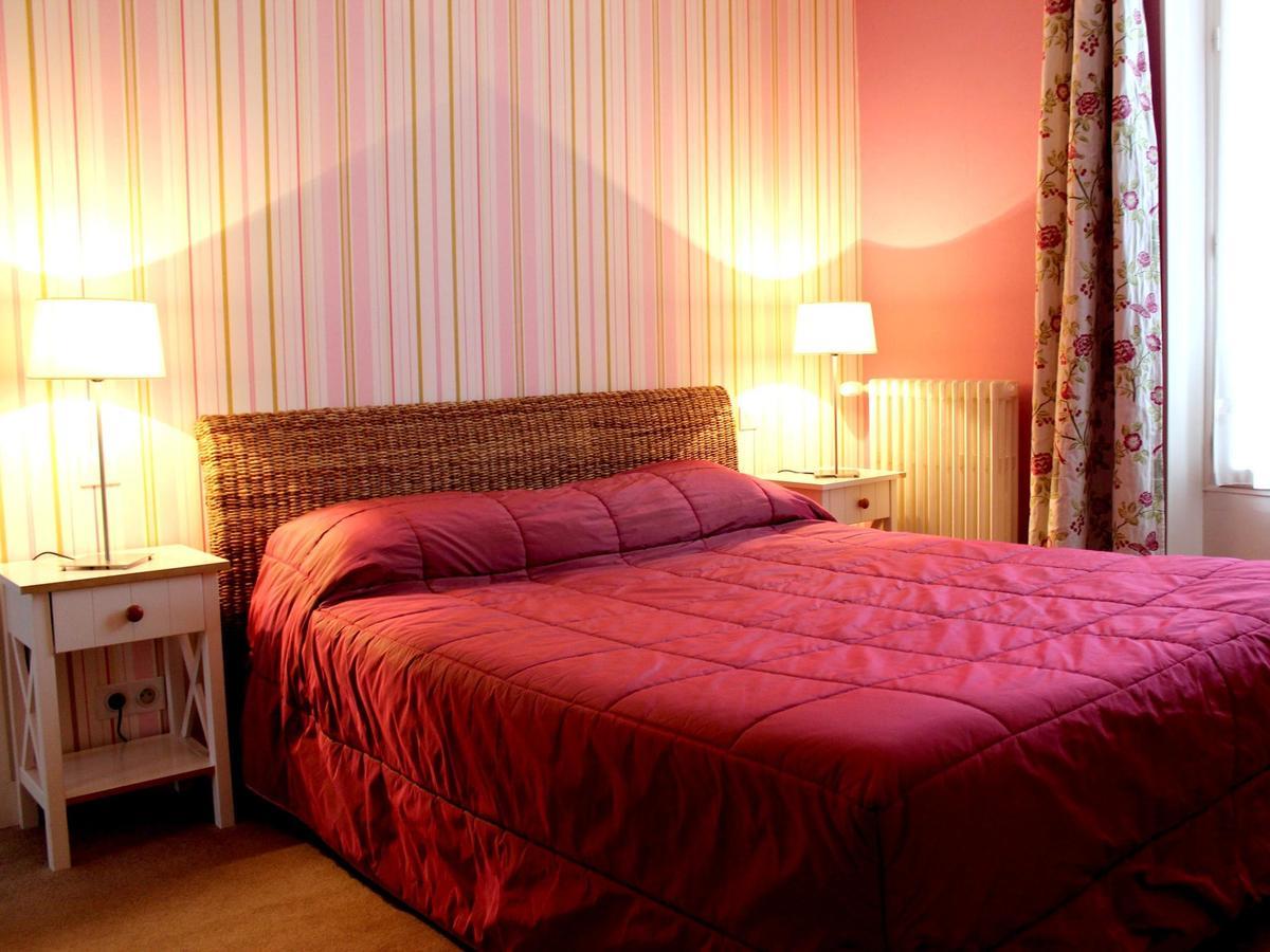 Hotel Les Aubepines Illiers-Combray ภายนอก รูปภาพ
