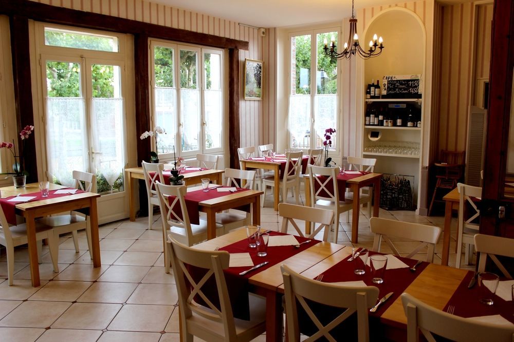 Hotel Les Aubepines Illiers-Combray ภายนอก รูปภาพ